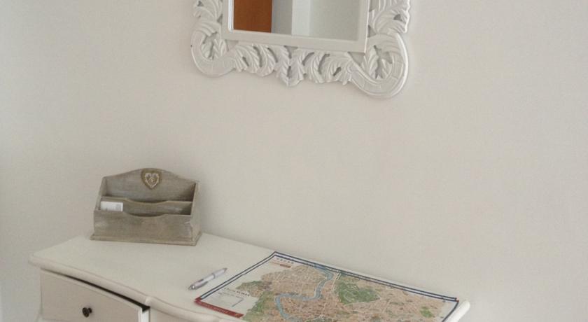 St Peter Lodge Rome Room photo